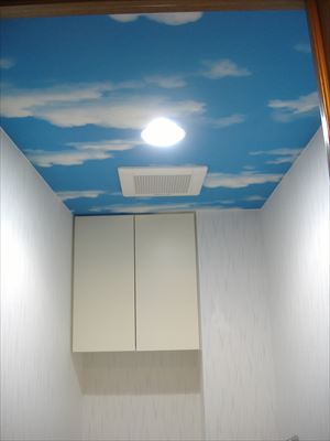 アクセントクロスを天井に